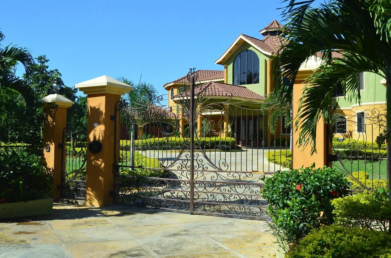 ***  Milbrooks Resort Montego Bay Jamaica