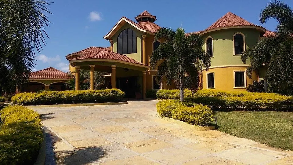 מונטגו ביי Milbrooks Resort 3*, מונטגו ביי ג'מייקה