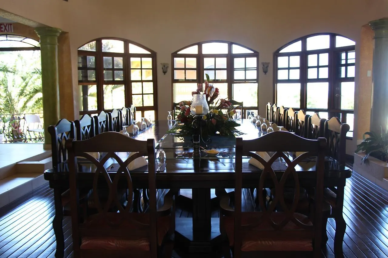 מונטגו ביי Milbrooks Resort  מונטגו ביי