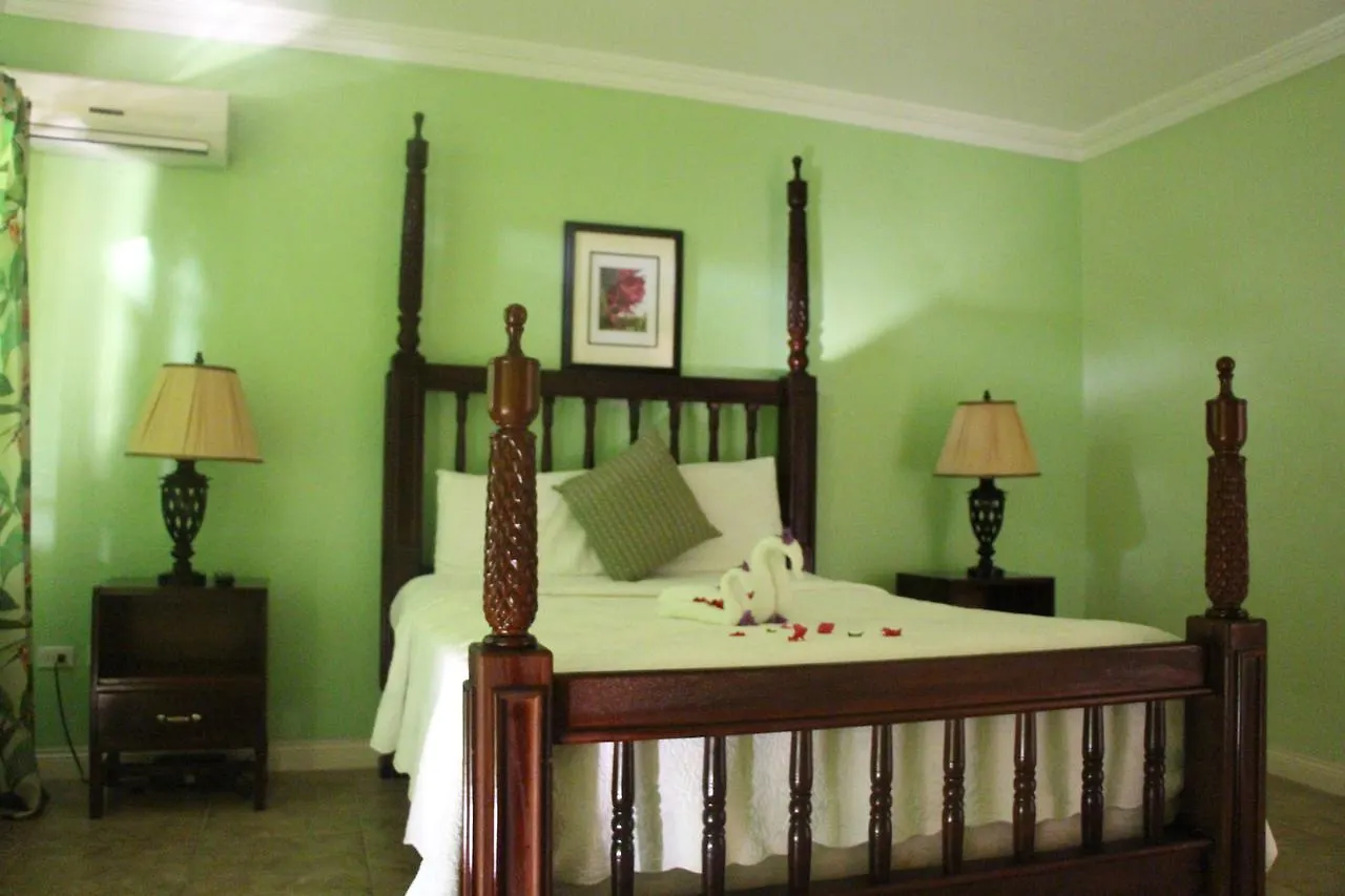 מונטגו ביי Milbrooks Resort 3*, מונטגו ביי