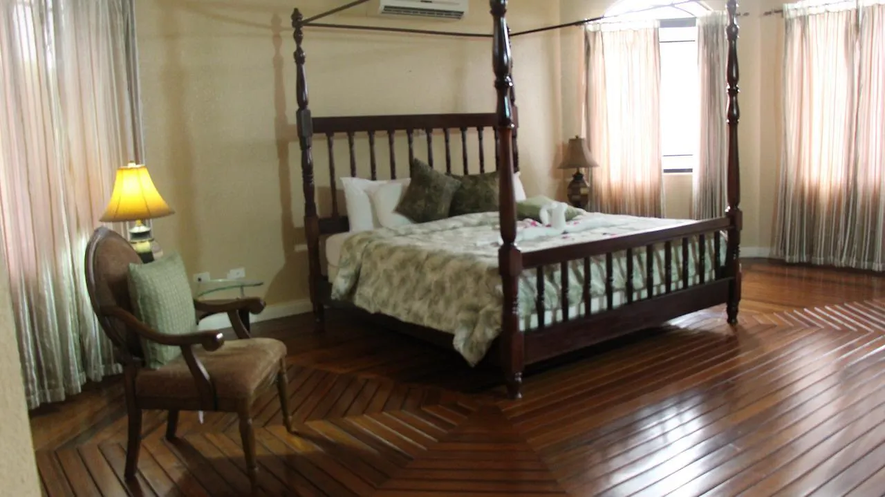 מונטגו ביי Milbrooks Resort 3*, מונטגו ביי ג'מייקה